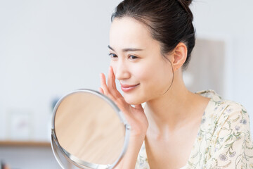 美容鍼で眉間のしわを改善！｜町田市BIHADAエステ＆美容鍼灸