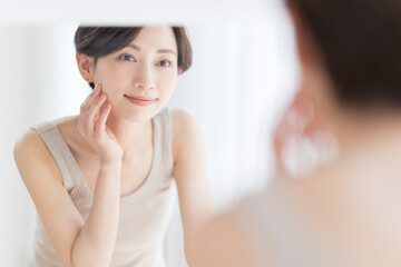 BIHADAエステ＆美容鍼灸が提案する、ほうれい線への美容鍼の効果とは？
